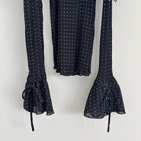 Kaelyn-Max Black Off-Shoulder Top with Bell Sleeves Size XL - Picture 10 of 12